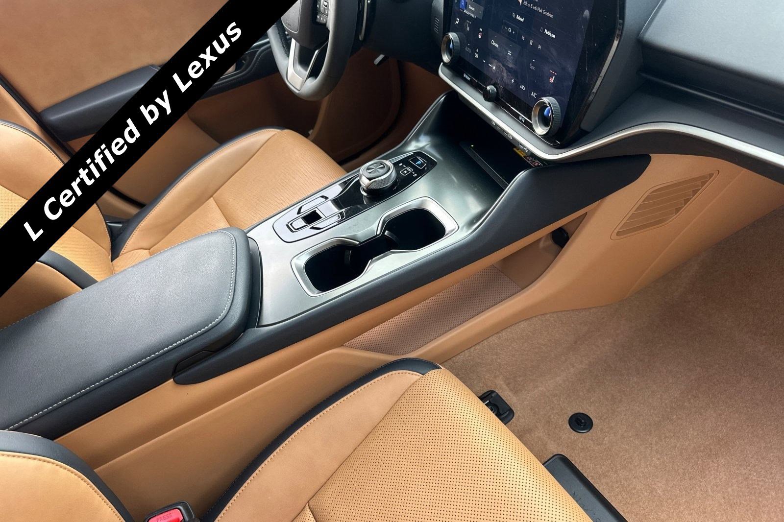 Used 2025 Lexus RZ 300e image 31