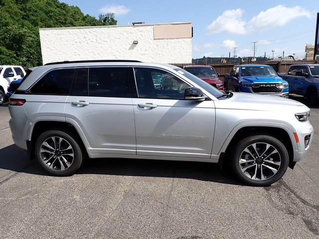 New 2025 Jeep Grand Cherokee Overland w/ Adv Protech Group III image 8
