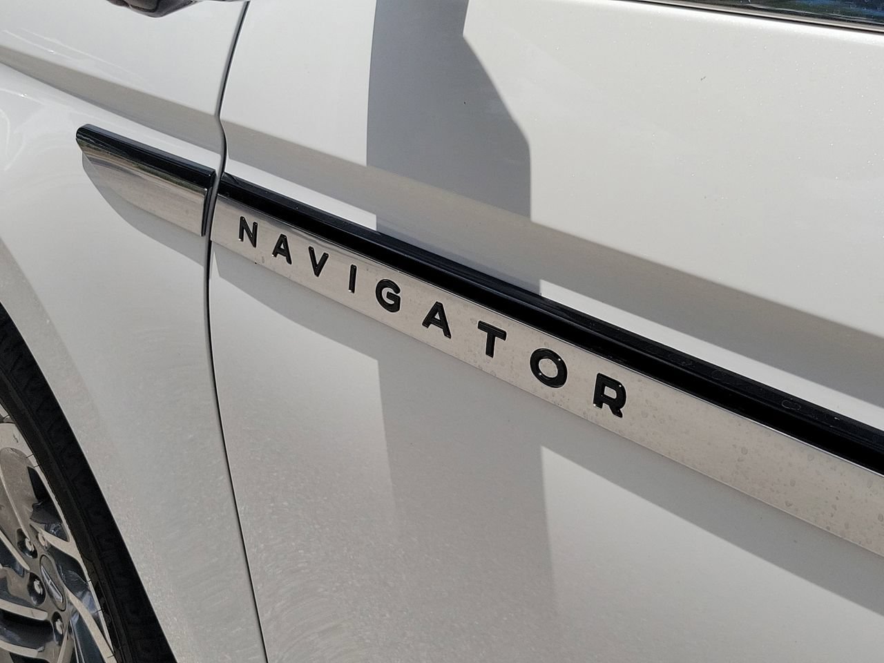 Used 2026 Lincoln Navigator Reserve AWD/4WD image 4