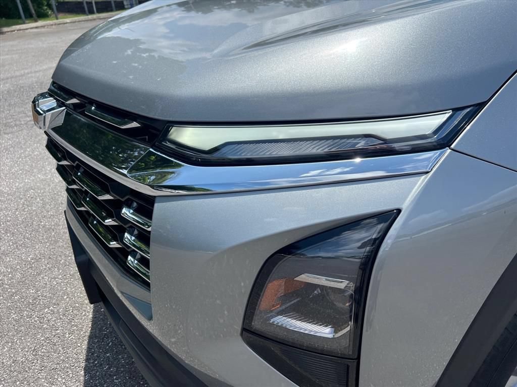 Used 2026 Chevrolet Equinox LT AWD/4WD image 9
