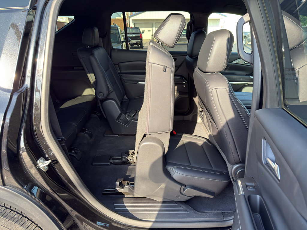 Used 2025 Chevrolet Traverse LT image 54