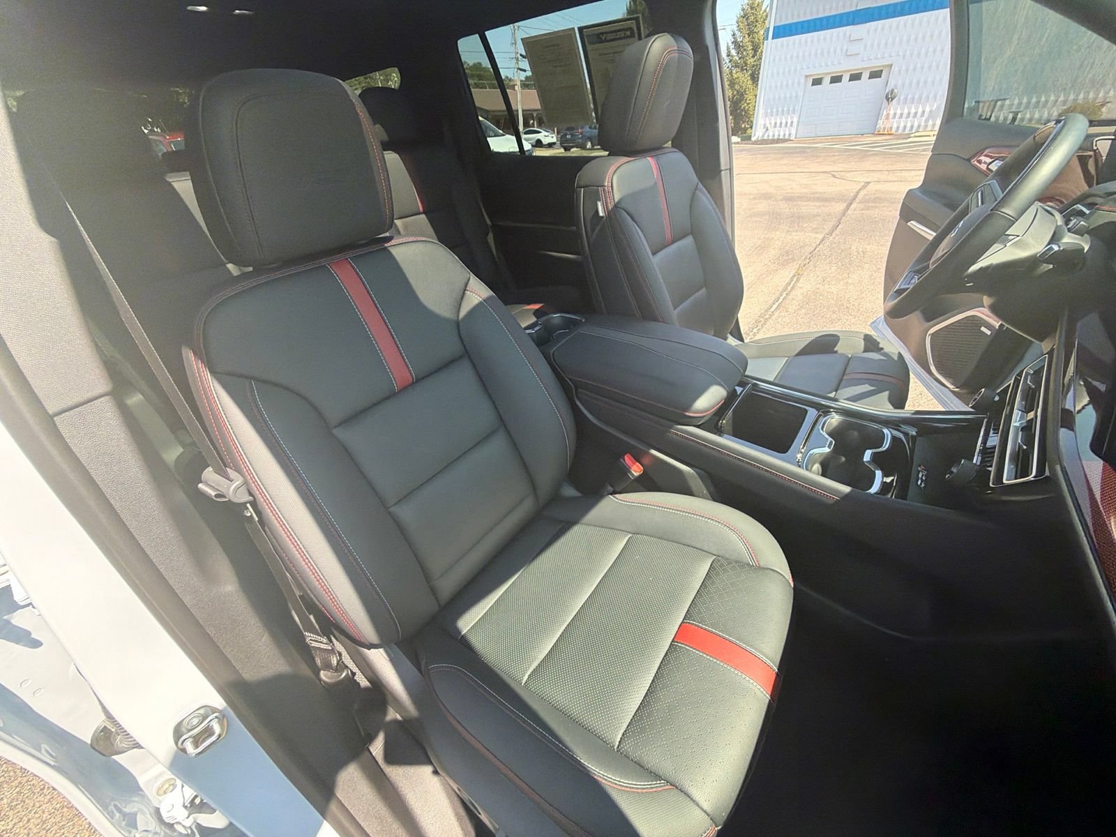 Used 2026 Chevrolet Traverse RS AWD/4WD image 33