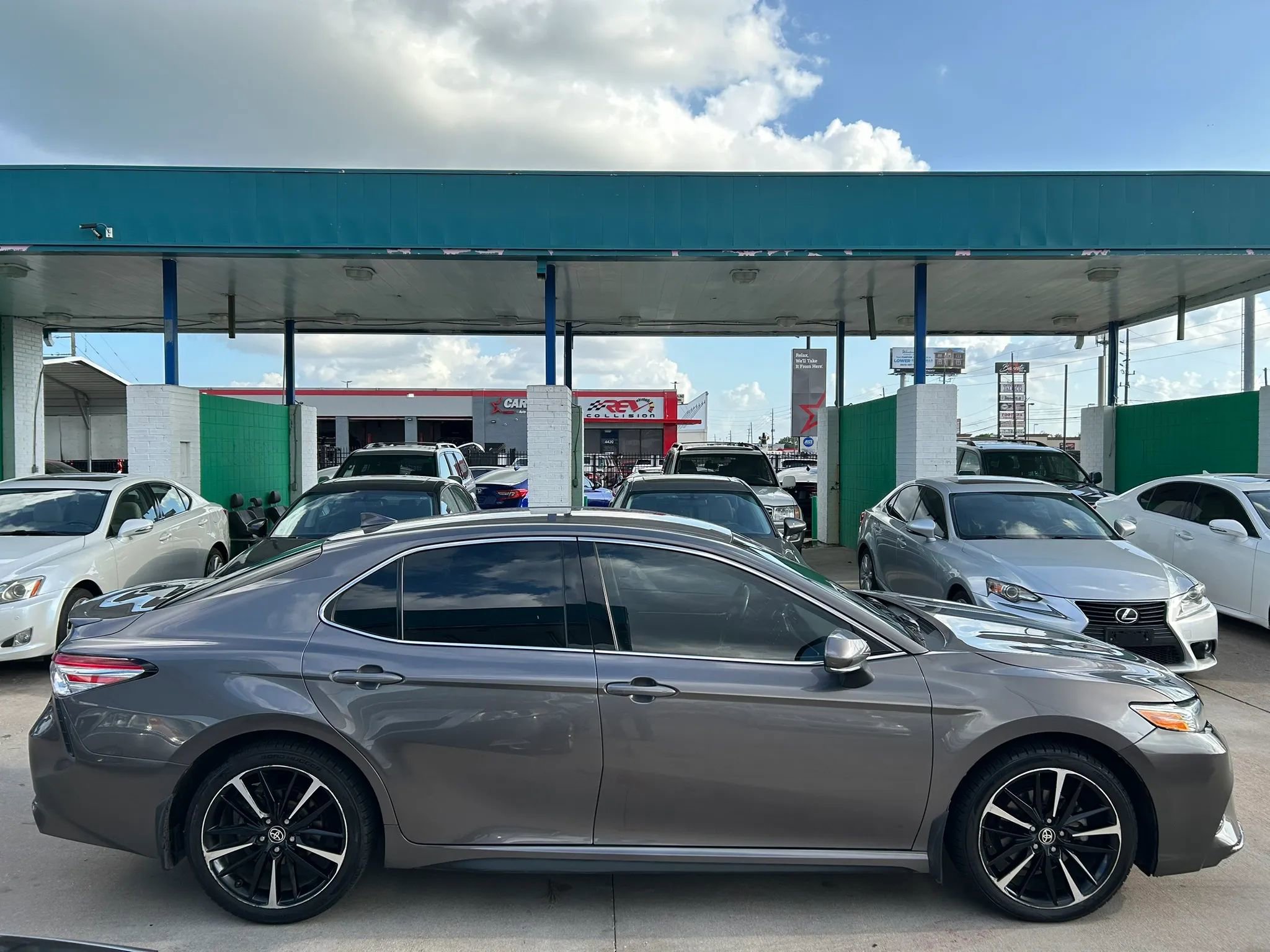 Used 2020 Toyota Camry XSE FWD image 6