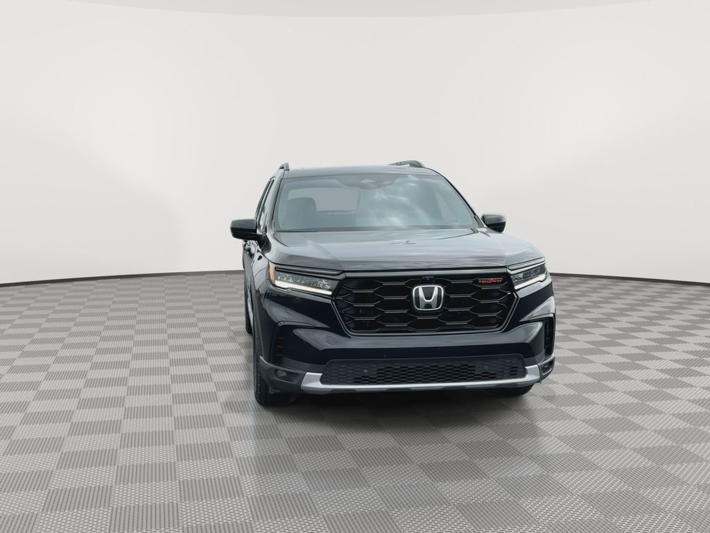 Used 2024 Honda Pilot TrailSport image 3