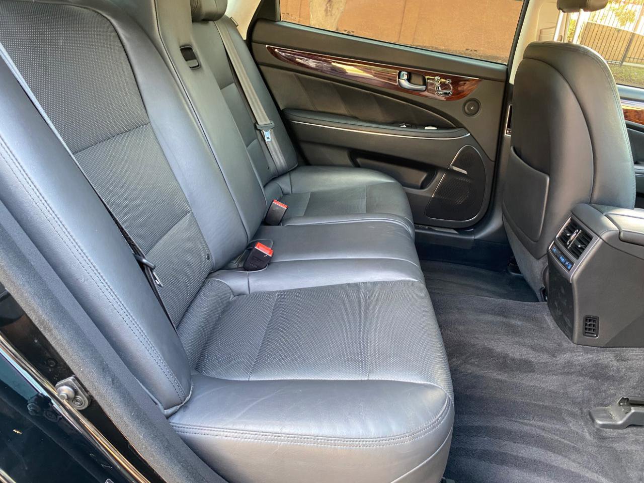 Used 2015 Hyundai Equus Signature image 46