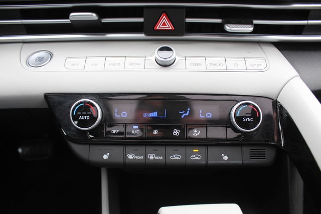 Used 2024 Hyundai Elantra Limited FWD image 27
