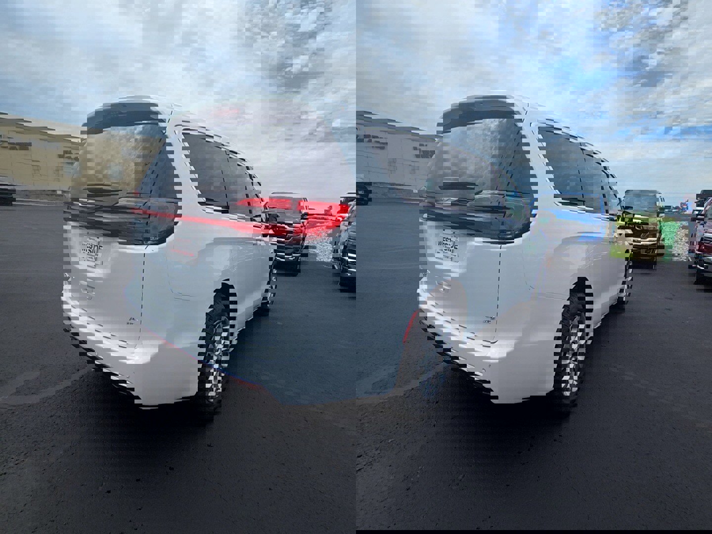 New 2025 Chrysler Pacifica Select image 5