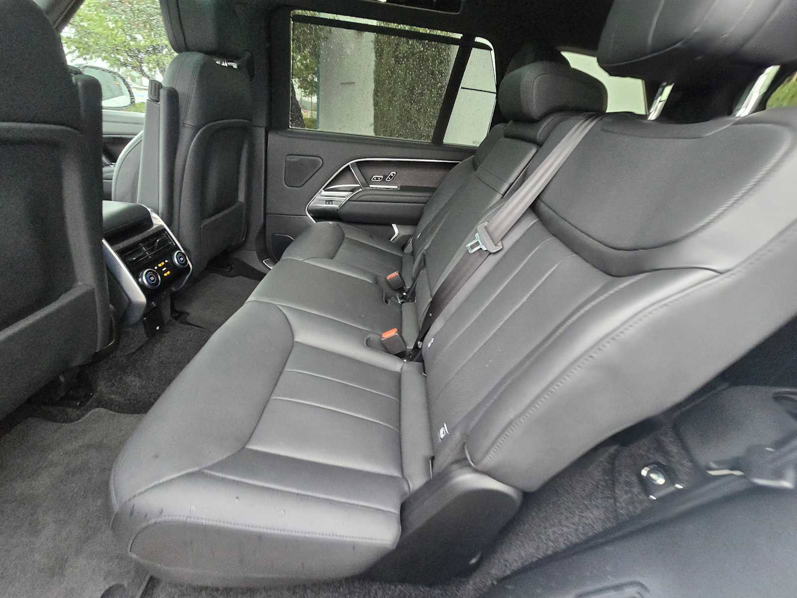 Used 2024 Land Rover Range Rover Long Wheelbase SE image 22