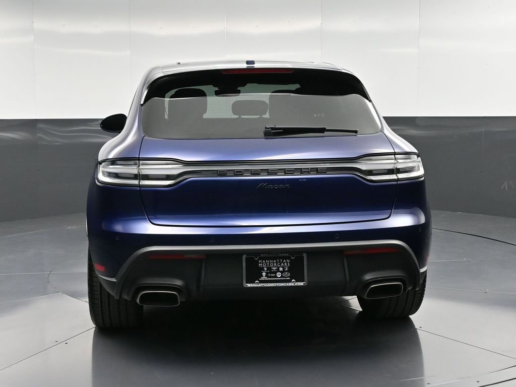 Certified 2025 Porsche Macan image 7