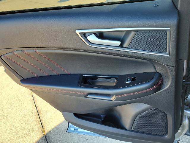 Certified 2020 Ford Edge ST-Line image 14