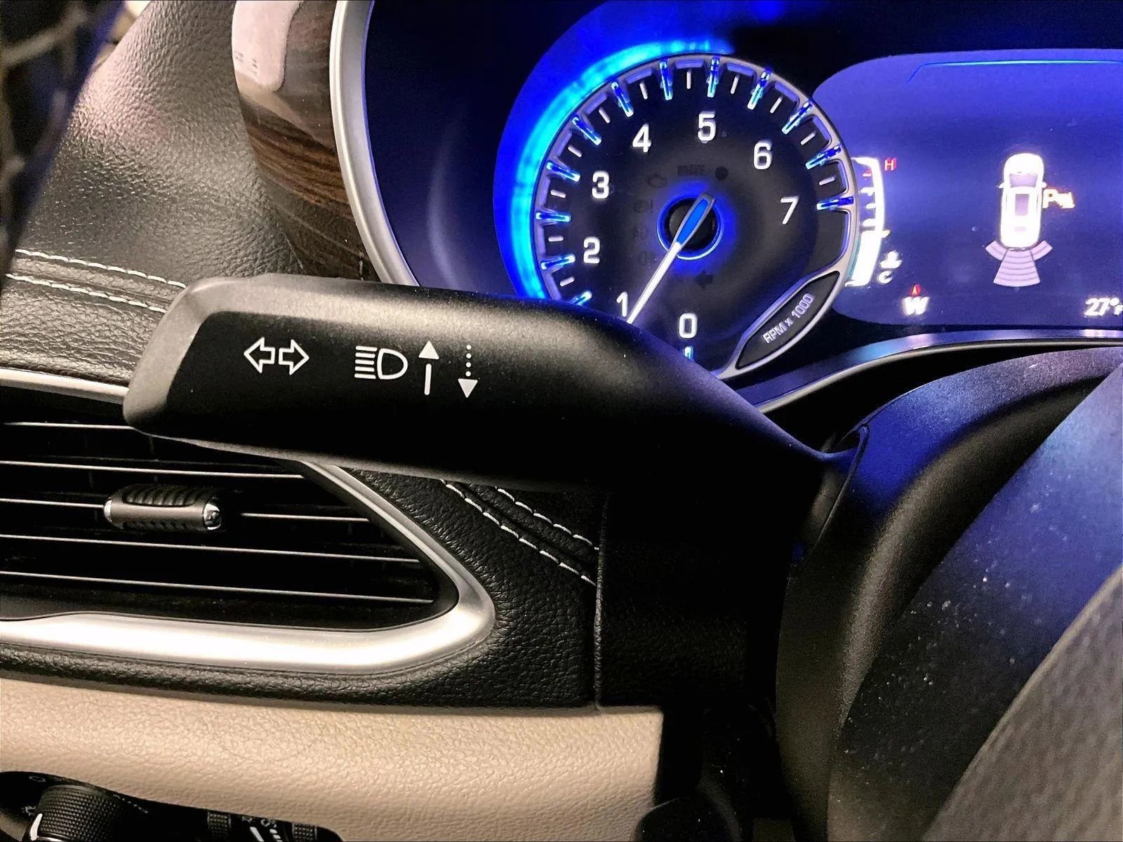 Used 2023 Chrysler Pacifica Limited image 31