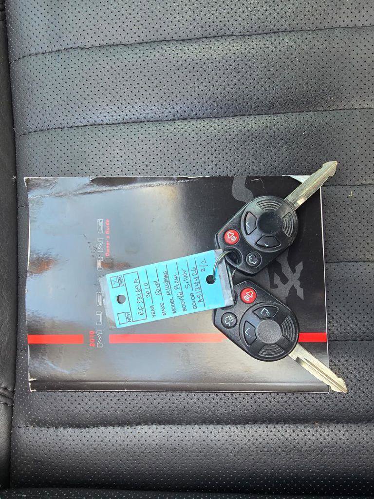 Used 2010 Ford Mustang Convertible image 10