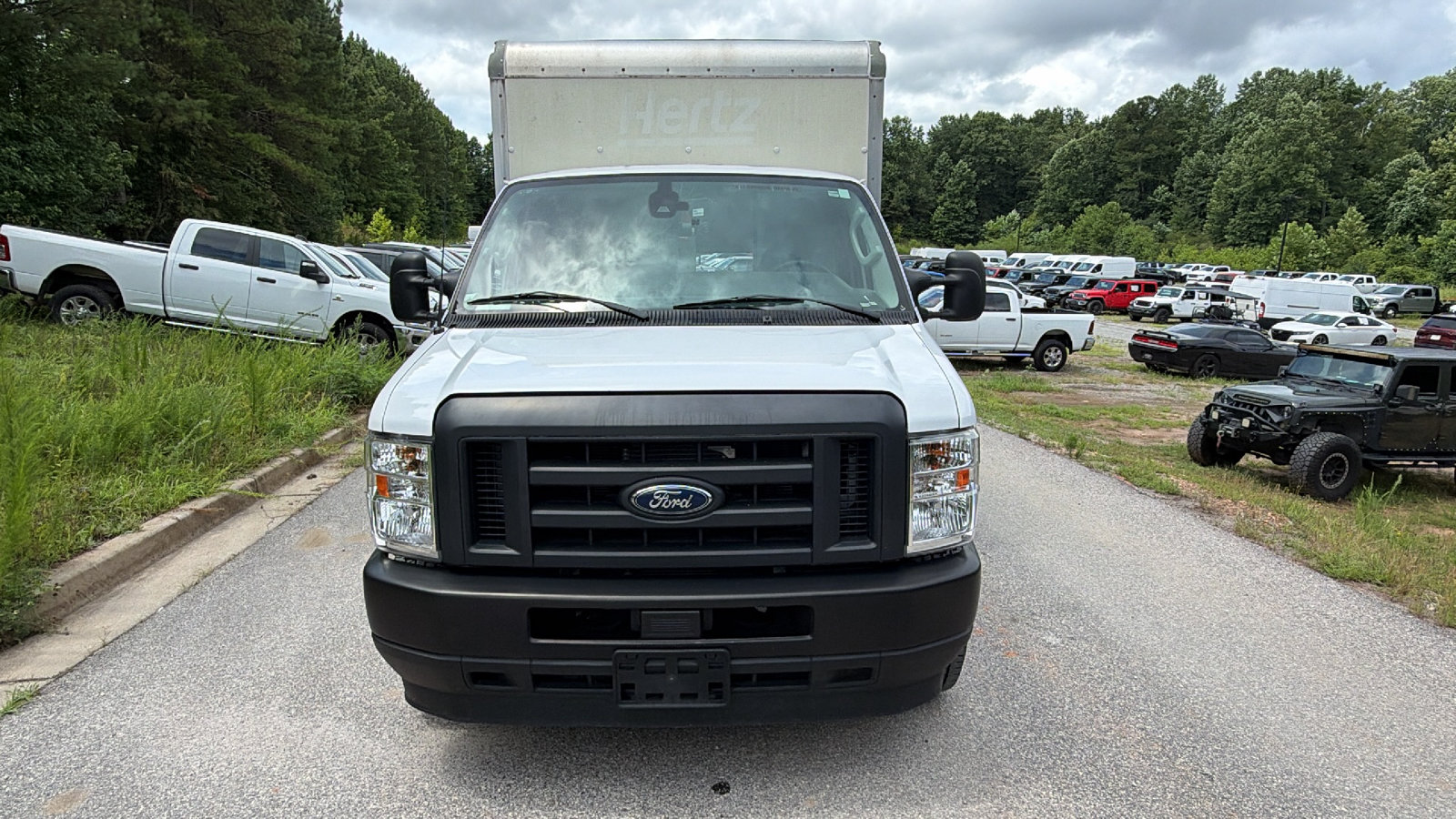 Used 2022 Ford E-350 and Econoline 350 Super Duty RWD image 3
