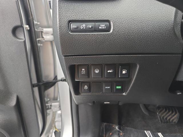 Used 2019 Nissan Rogue SV w/ Sun & Sound Touring Package image 40