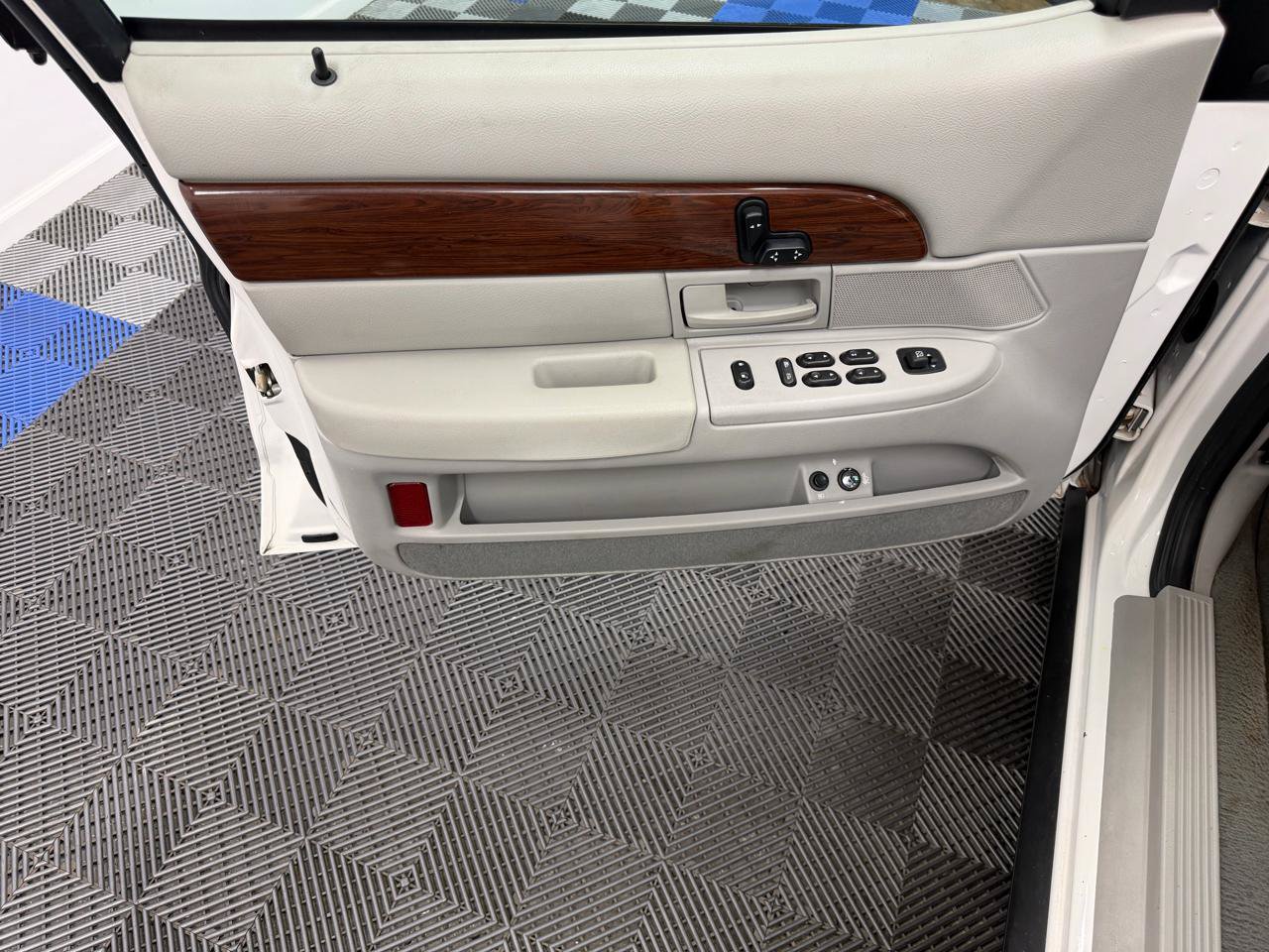 Used 2003 Mercury Grand Marquis LS RWD image 5
