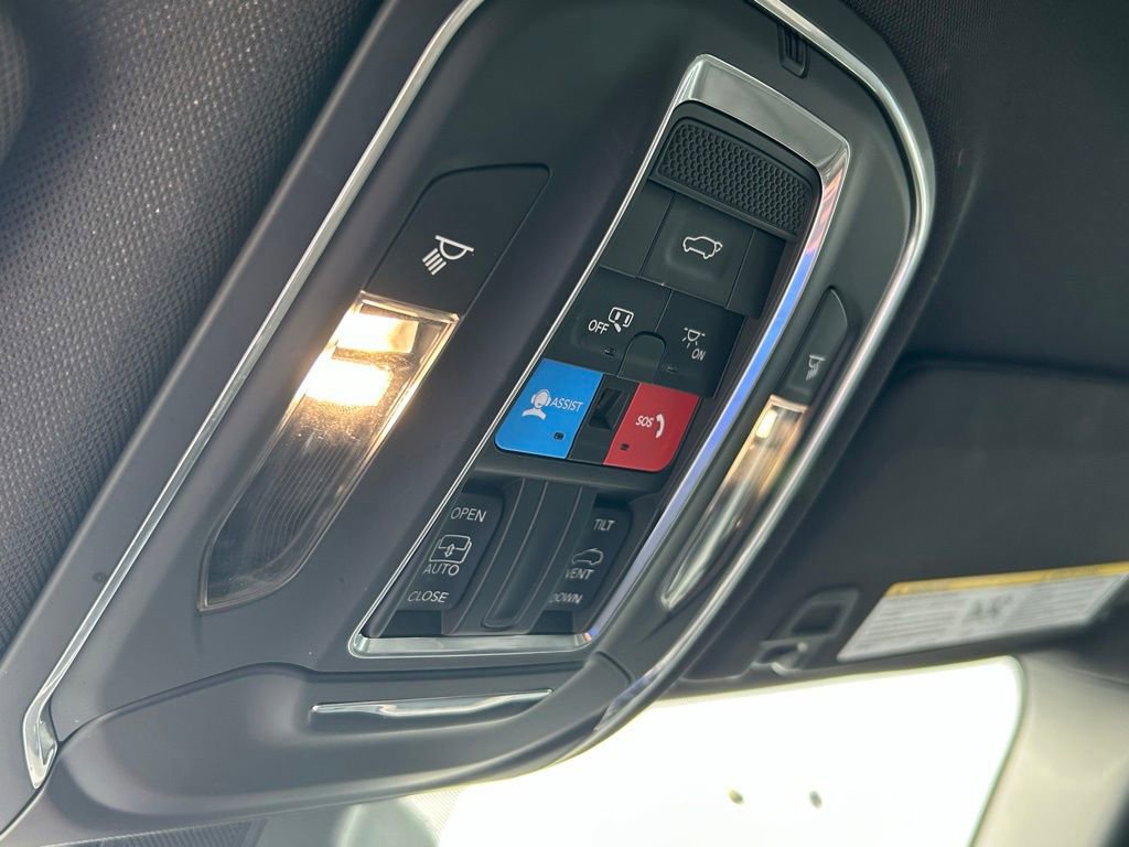 Used 2023 Jeep Grand Cherokee Altitude AWD/4WD image 30