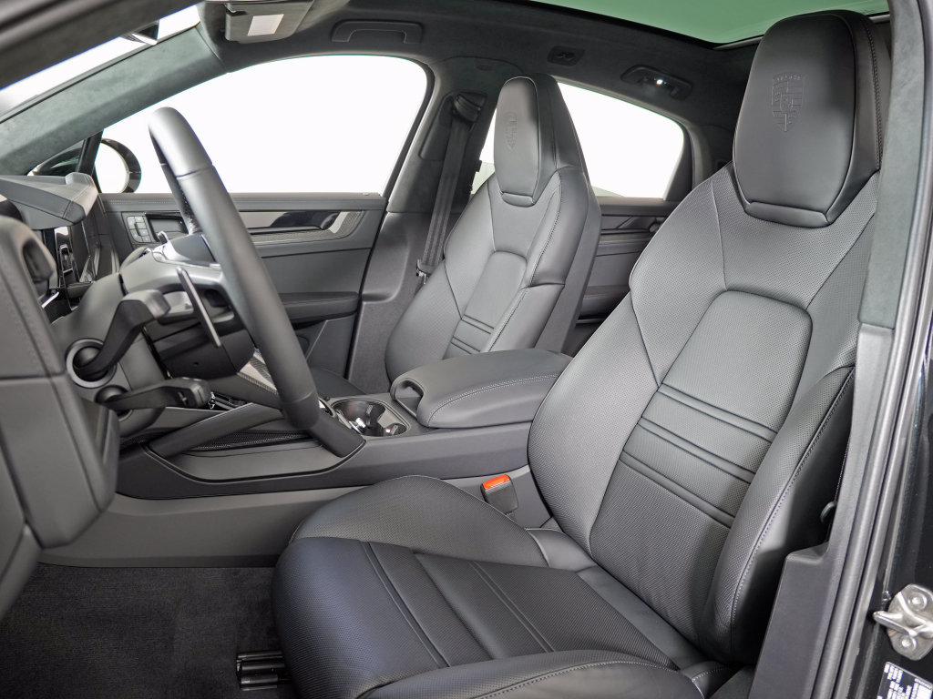 New 2027 Porsche Cayenne GTS AWD/4WD image 5
