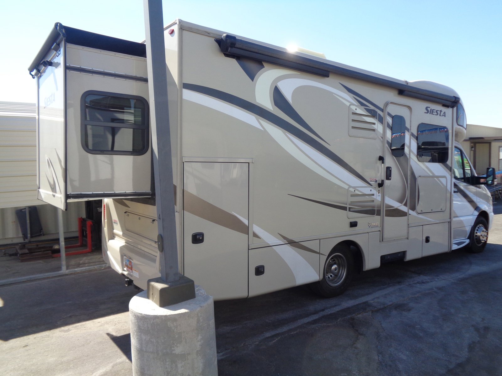 Used 2018 Mercedes-Benz Sprinter 3500 image 13