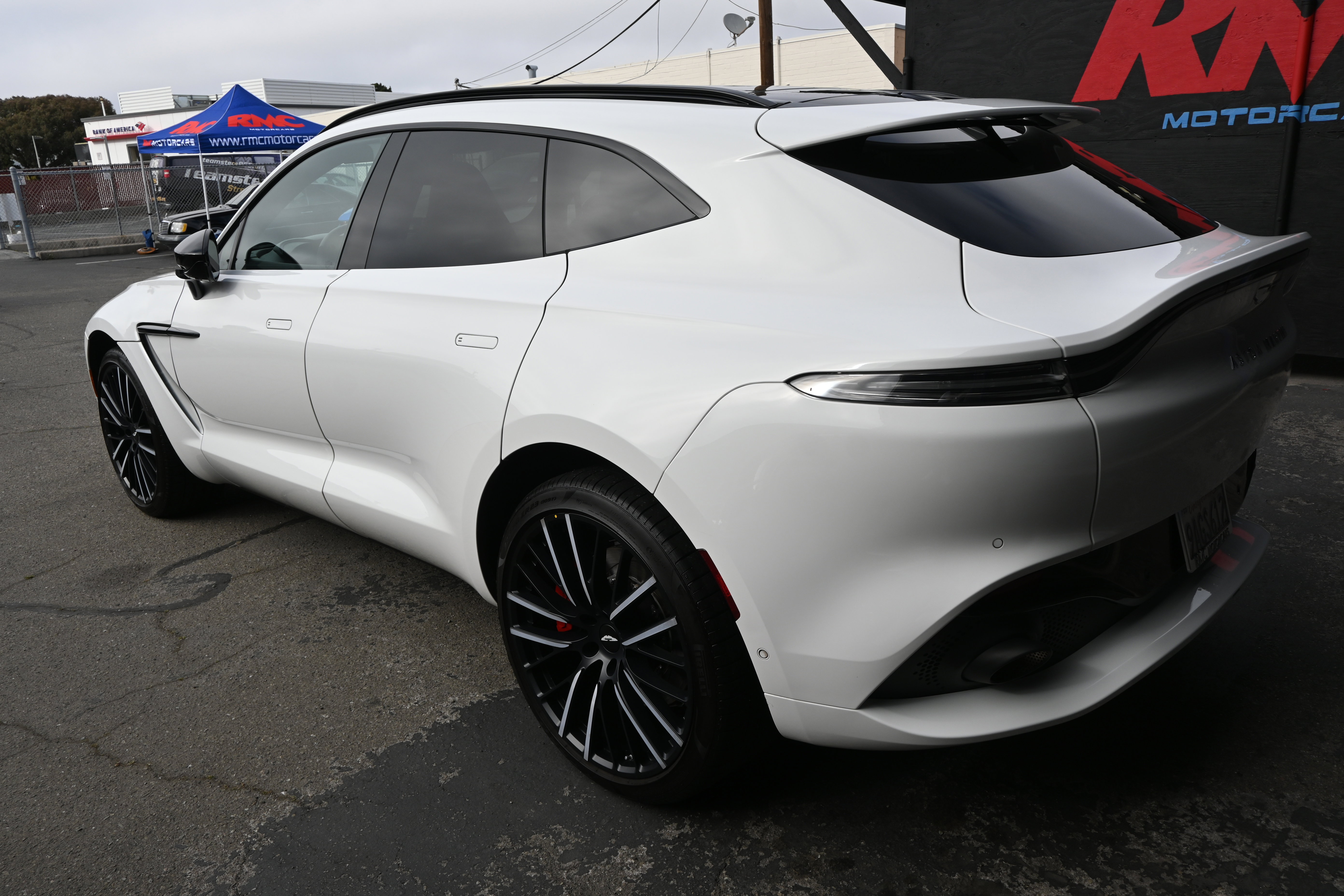 Used 2022 Aston Martin DBX AWD/4WD image 21