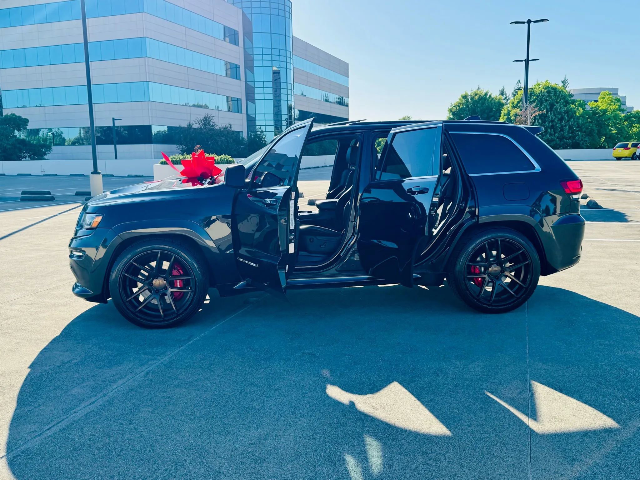 Used 2014 Jeep Grand Cherokee SRT8 w/ Luxury Group II image 70