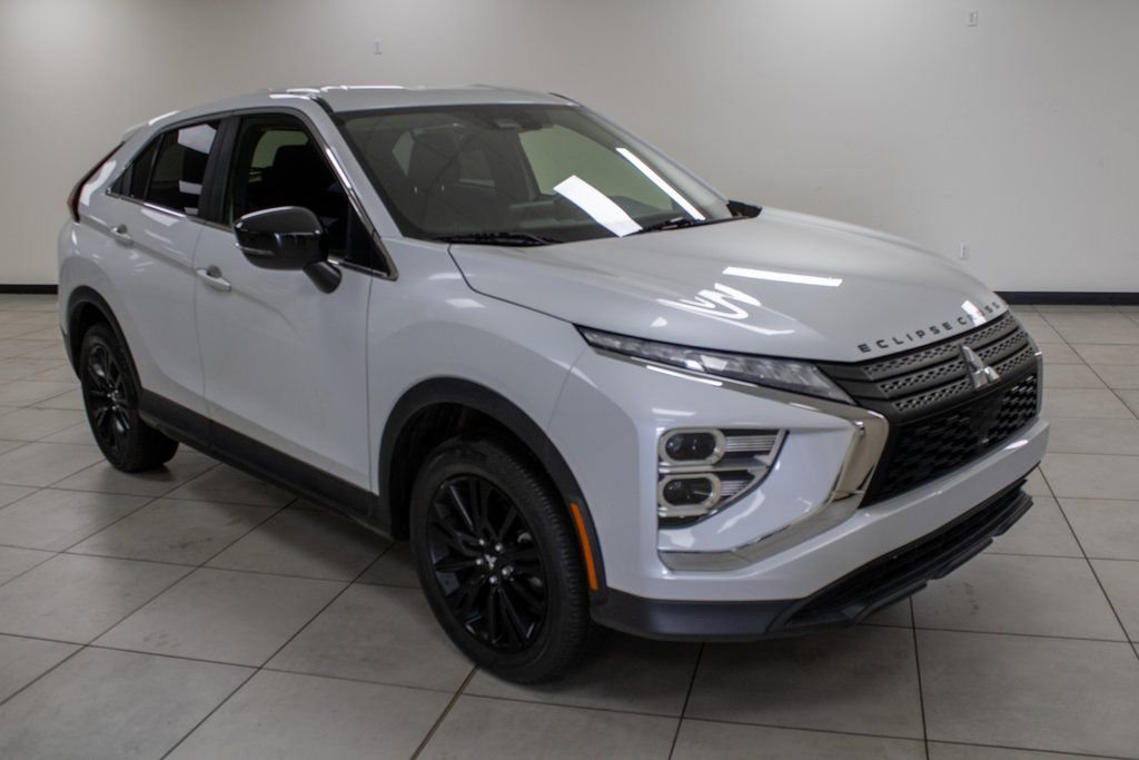 Used 2023 Mitsubishi Eclipse Cross LE image 10