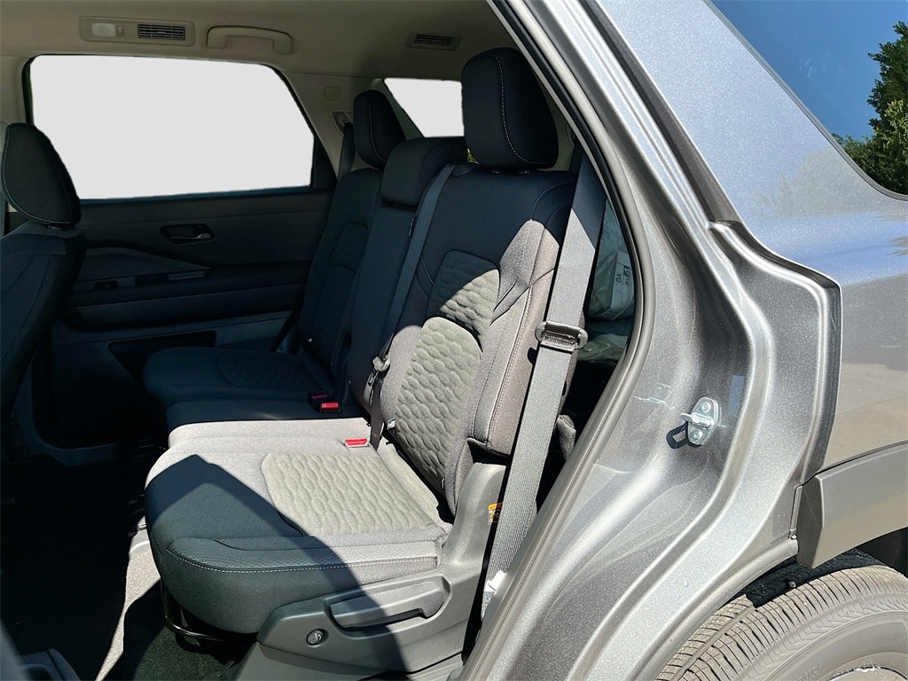 Certified 2025 Nissan Pathfinder S image 21