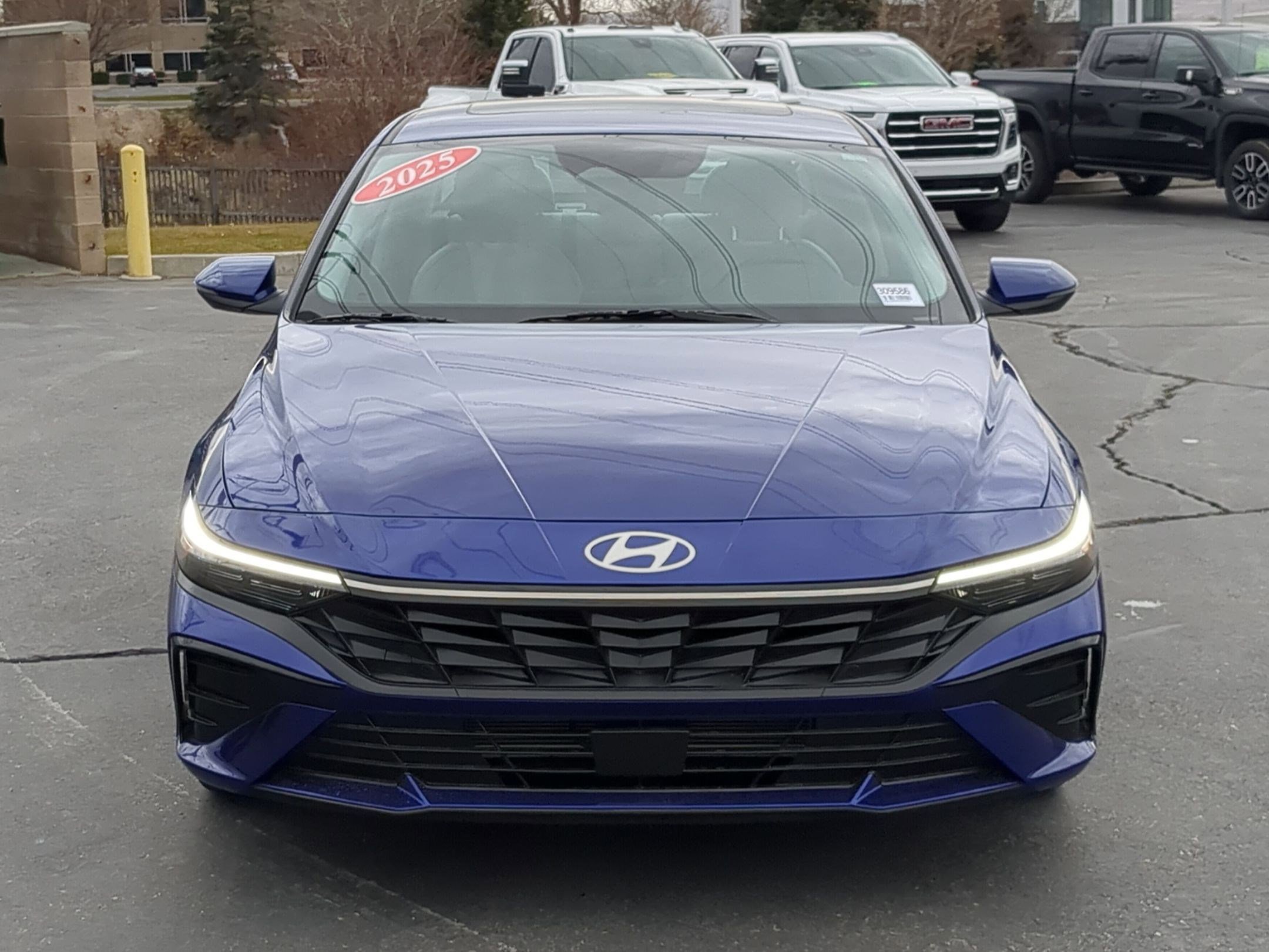 Used 2025 Hyundai Elantra Limited image 9