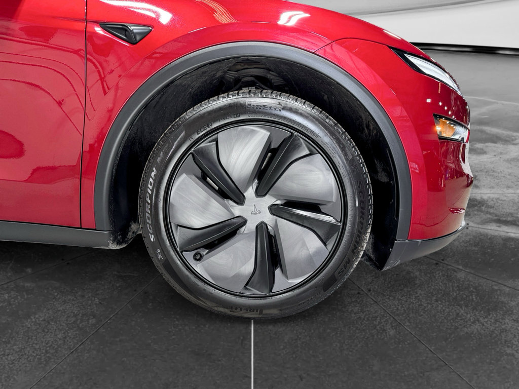 Used 2026 Tesla Model Y AWD image 32