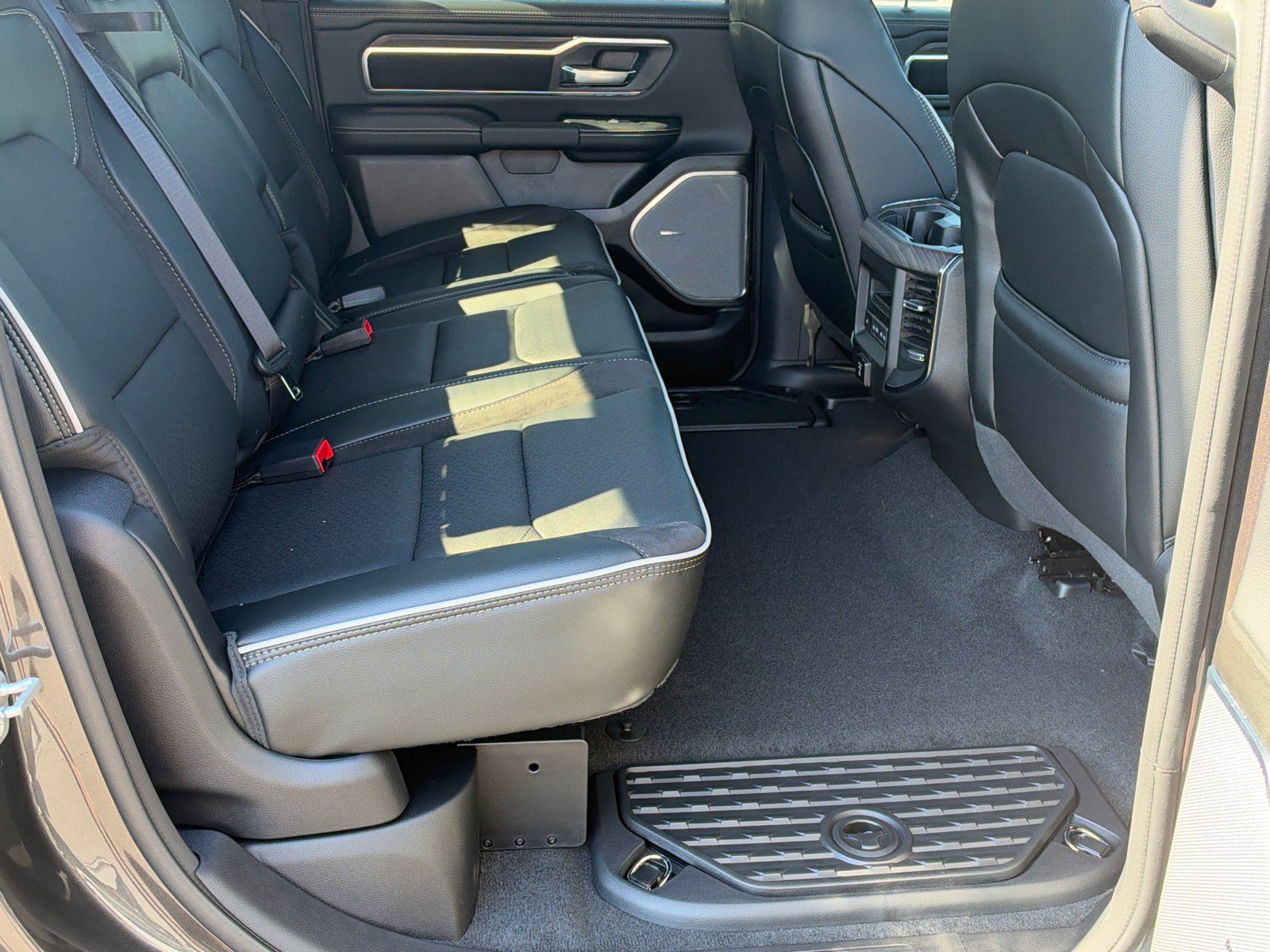 New 2027 RAM 1500 Laramie AWD/4WD image 15