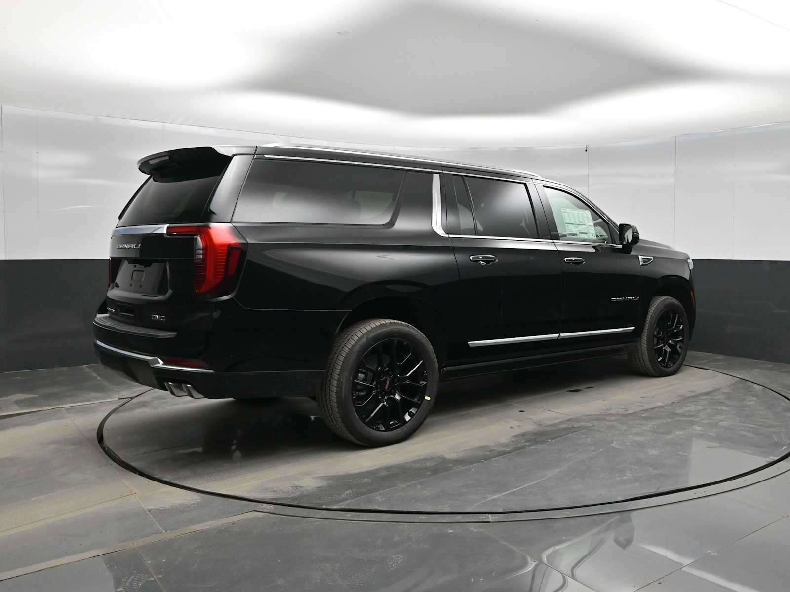 New 2026 GMC Yukon XL Denali w/ Denali Reserve Package image 8