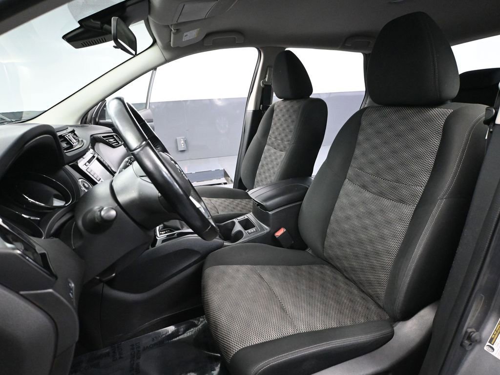 Used 2021 Nissan Rogue Sport SV image 22