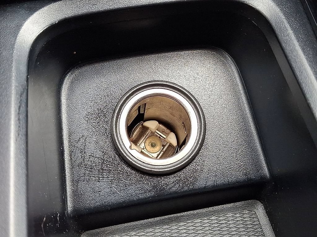 Used 2023 Volvo XC60 B6 Ultimate w/ Protection Package Premier AWD/4WD image 25