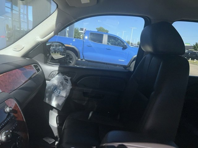 Used 2011 Chevrolet Avalanche LT w/ Luxury Package image 7