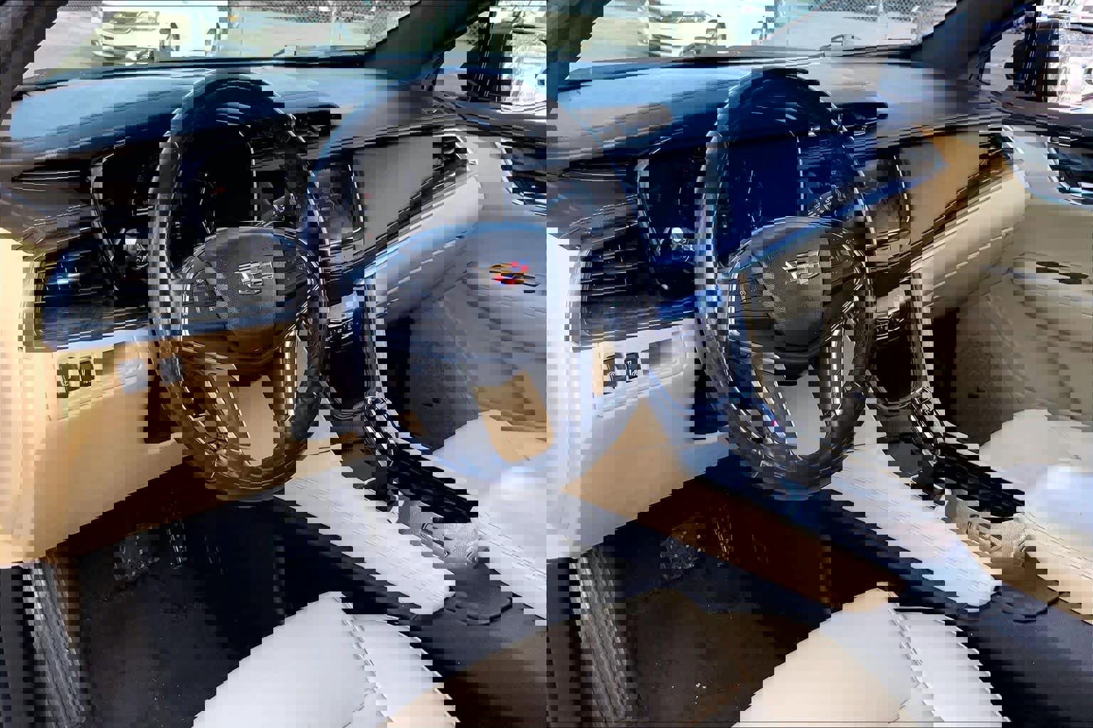 Used 2018 Cadillac XT5 FWD image 16