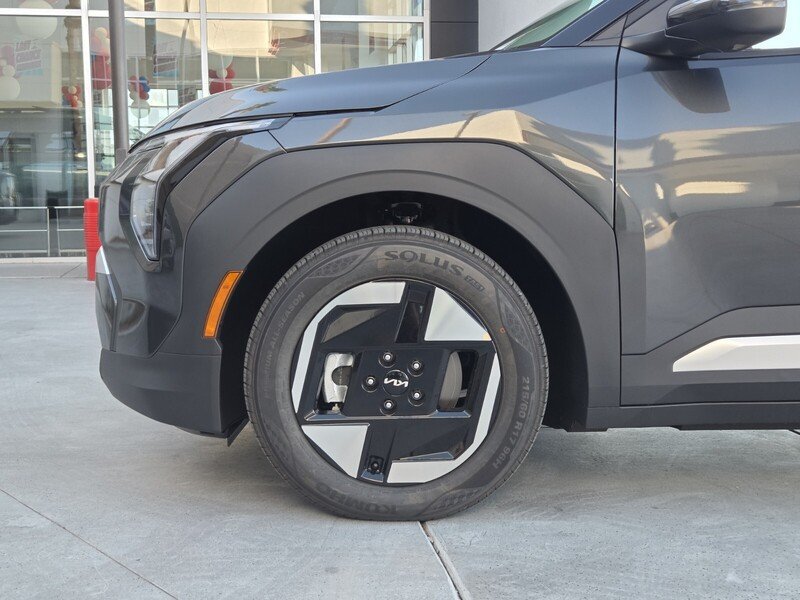New 2027 Kia EV3 Wind FWD image 5