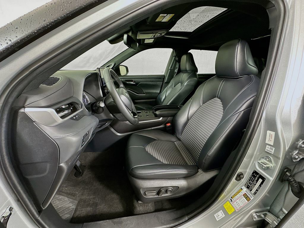 Used 2023 Toyota Highlander XSE image 21