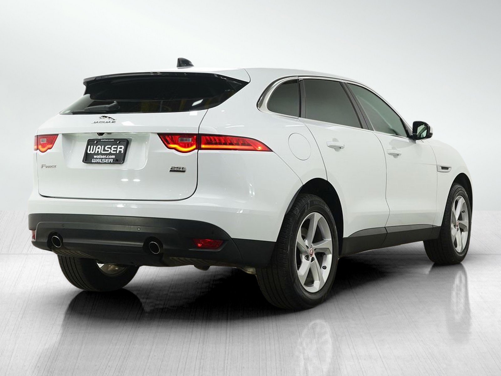 Used 2020 Jaguar F-PACE Premium image 5
