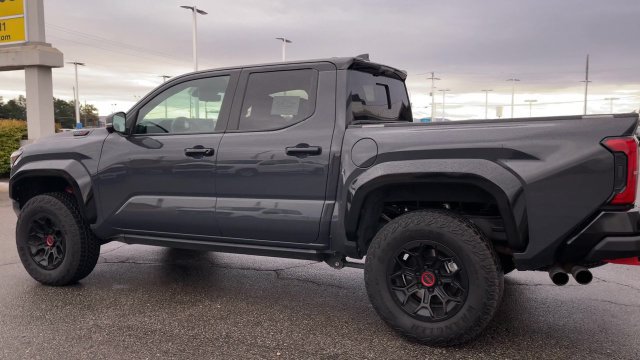 Used 2025 Toyota Tacoma TRD Pro AWD/4WD image 7