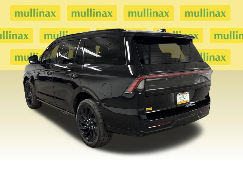 Used 2025 Lincoln Navigator Reserve w/ Jet Appearance Package image 12