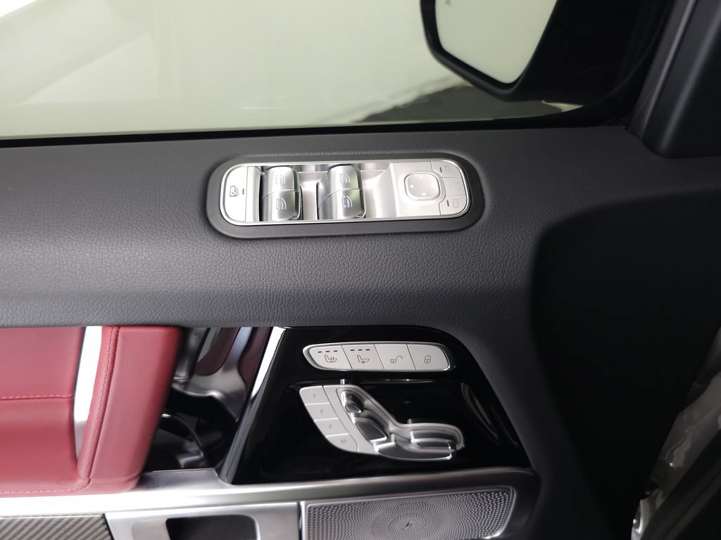 Certified 2025 Mercedes-Benz G 580 w/ Manufactur Interior Package image 6
