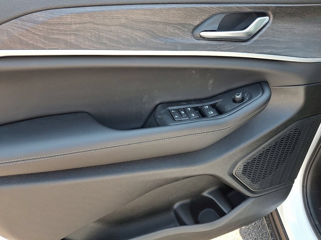 New 2026 Jeep Grand Cherokee Altitude AWD/4WD image 9