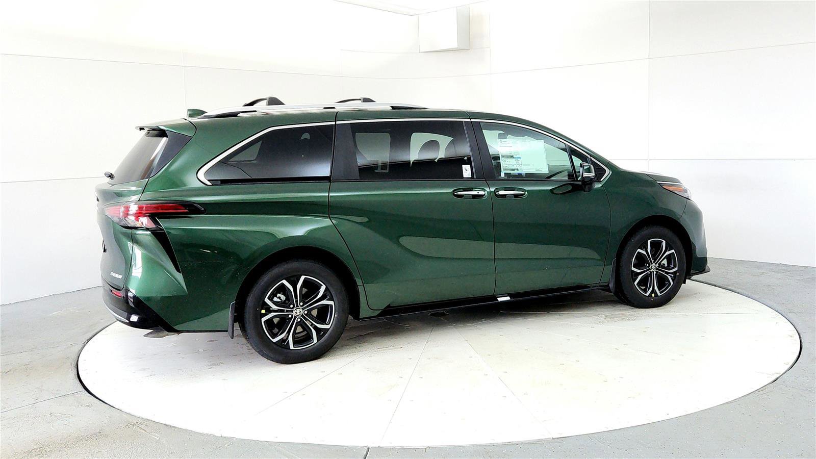 New 2026 Toyota Sienna Platinum image 6