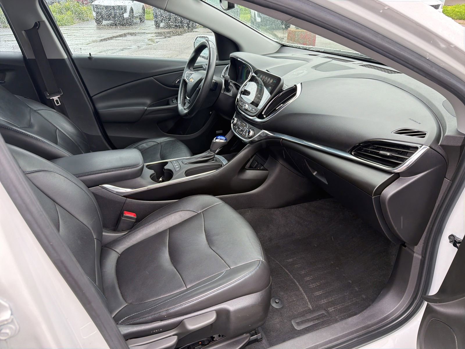 Used 2018 Chevrolet Volt Premier w/ Driver Confidence Package FWD image 20