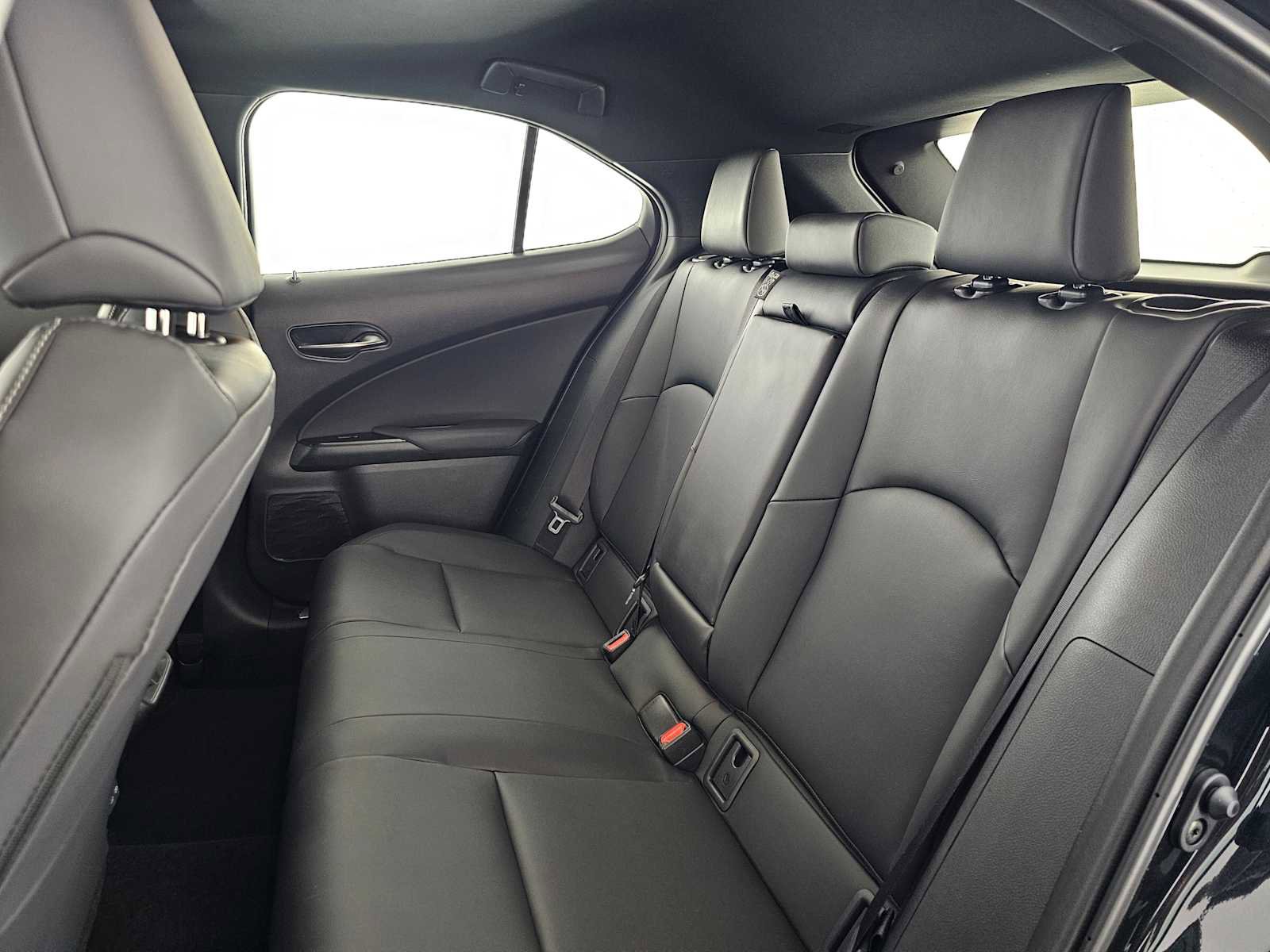 Certified 2025 Lexus UX 300h FWD image 17