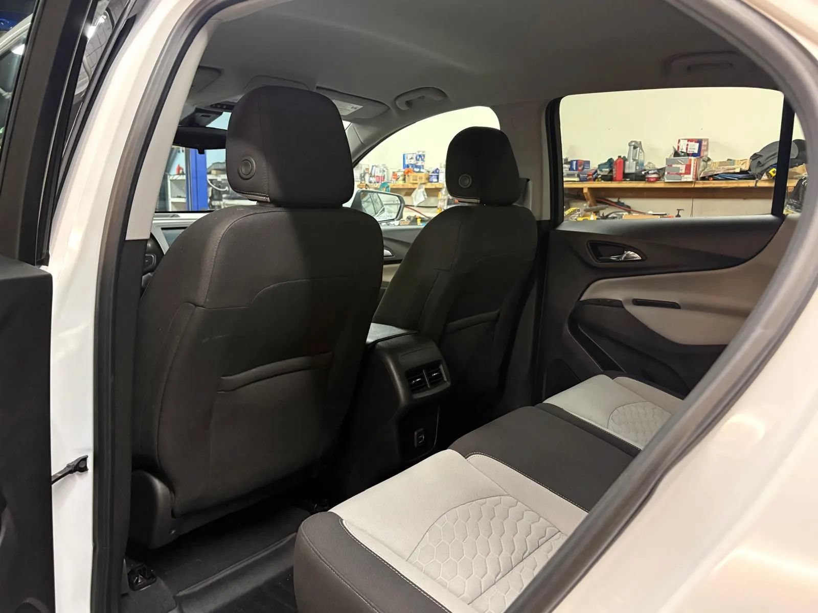 Used 2019 Chevrolet Equinox LT AWD/4WD image 27