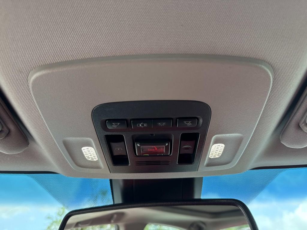 Used 2020 Toyota Camry XSE image 48