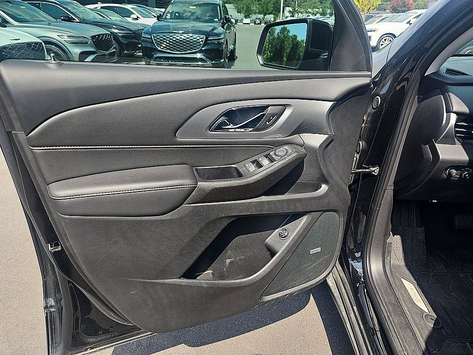 Used 2021 Chevrolet Traverse RS w/ LPO, Floor Liner Package AWD/4WD image 10