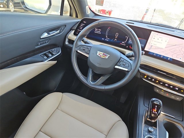 Used 2025 Cadillac XT4 Premium Luxury w/ Cold Weather Package image 9
