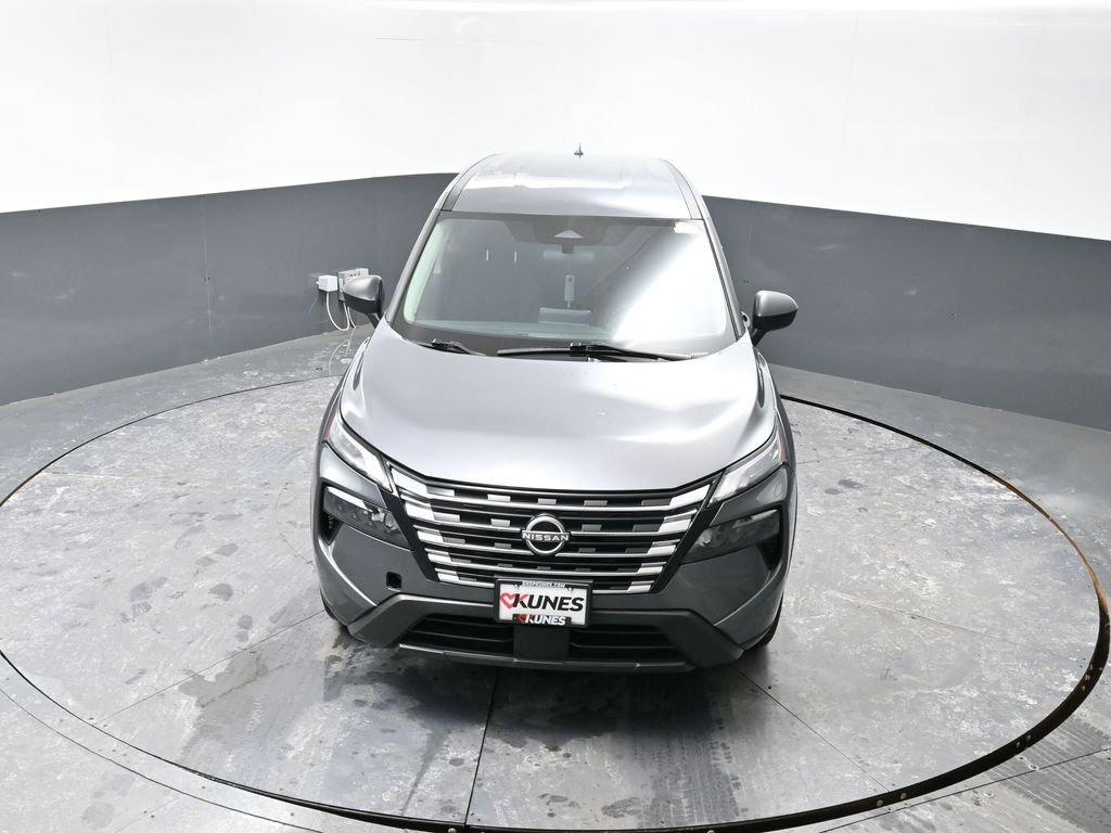 Used 2024 Nissan Rogue S image 43