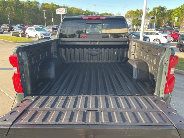 New 2026 Chevrolet Silverado 1500 ZR2 w/ Dark Appearance Package AWD/4WD image 9